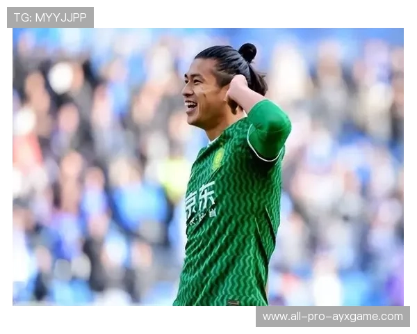 前国足中锋惊现拜仁社媒，留洋传说再添新篇章