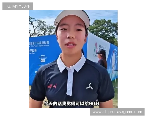 刘国梁女儿名场面：比赛间隙拿作业狂写