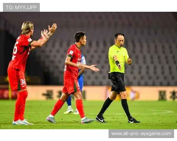 拉莫斯坚持三中卫战术,河南队顽强守住平局 拉莫斯坚持三中卫战术,河南队顽强守住平局